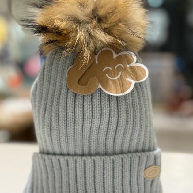 GORRO CANALÉ LISO CELESTE