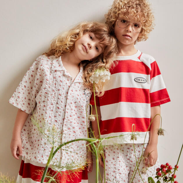 CAMISA FLORES ROJAS TOM AND BOY