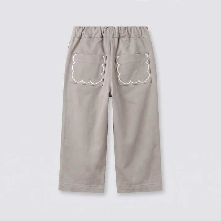 PANTALÓN NIÑA BEIGE BOLSILLOS BORDADOS - Imagen 2